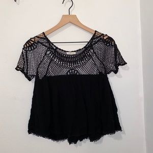 detailed black crop top